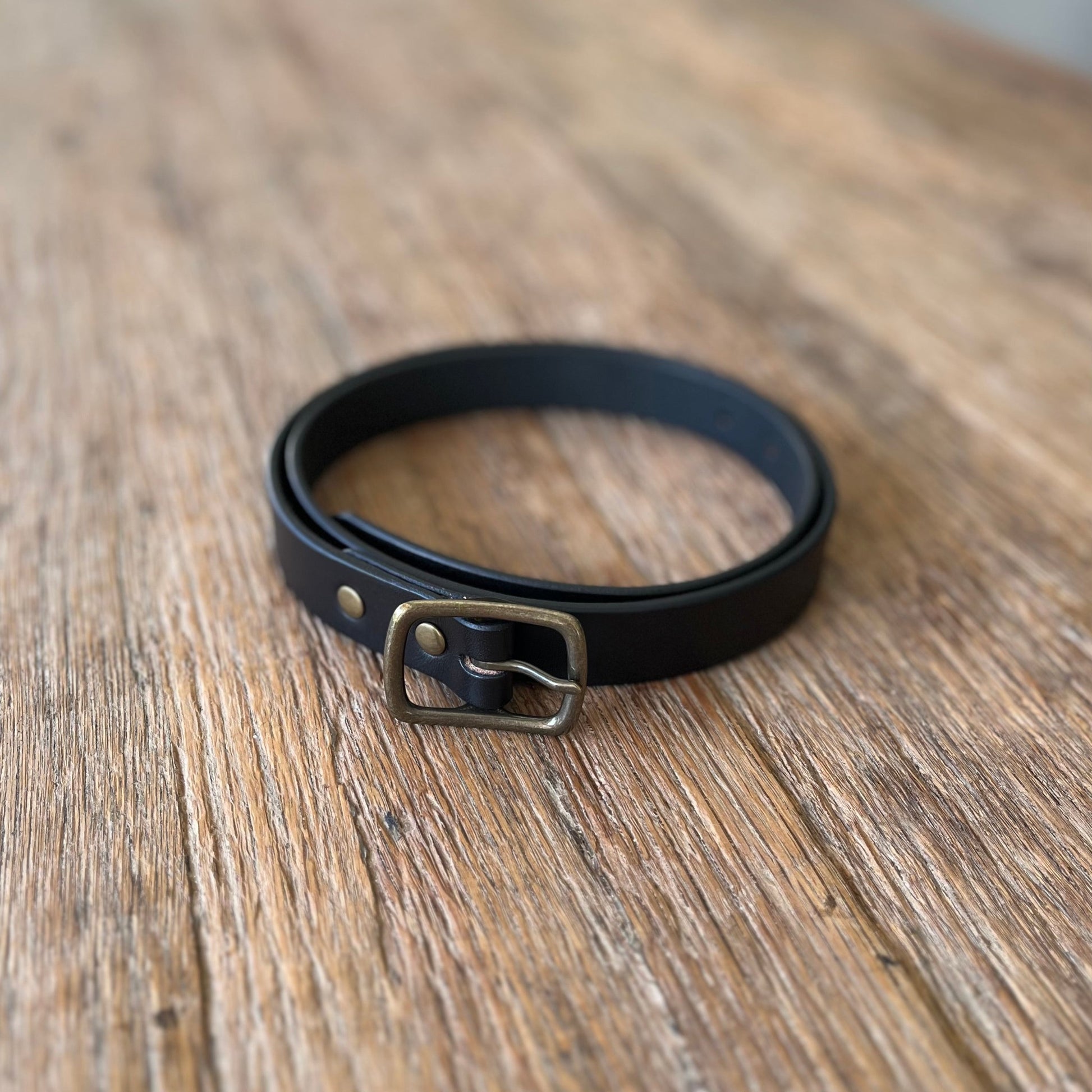 slim 1" belt in black full grain leather