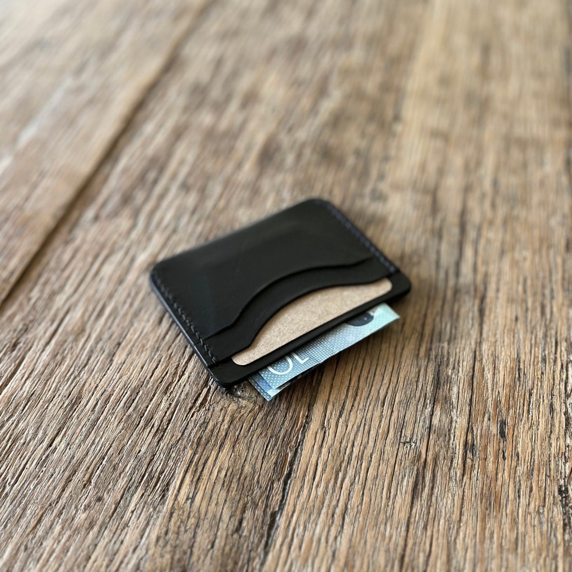 5 pocket cardholder in Black Italian veg-tanned leather